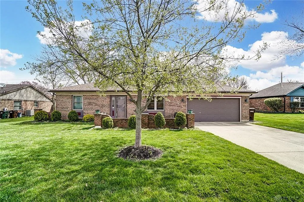 7070 Woodcroft Dr photo 1