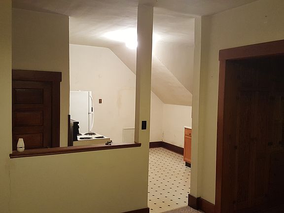 5th image of 276 N West St