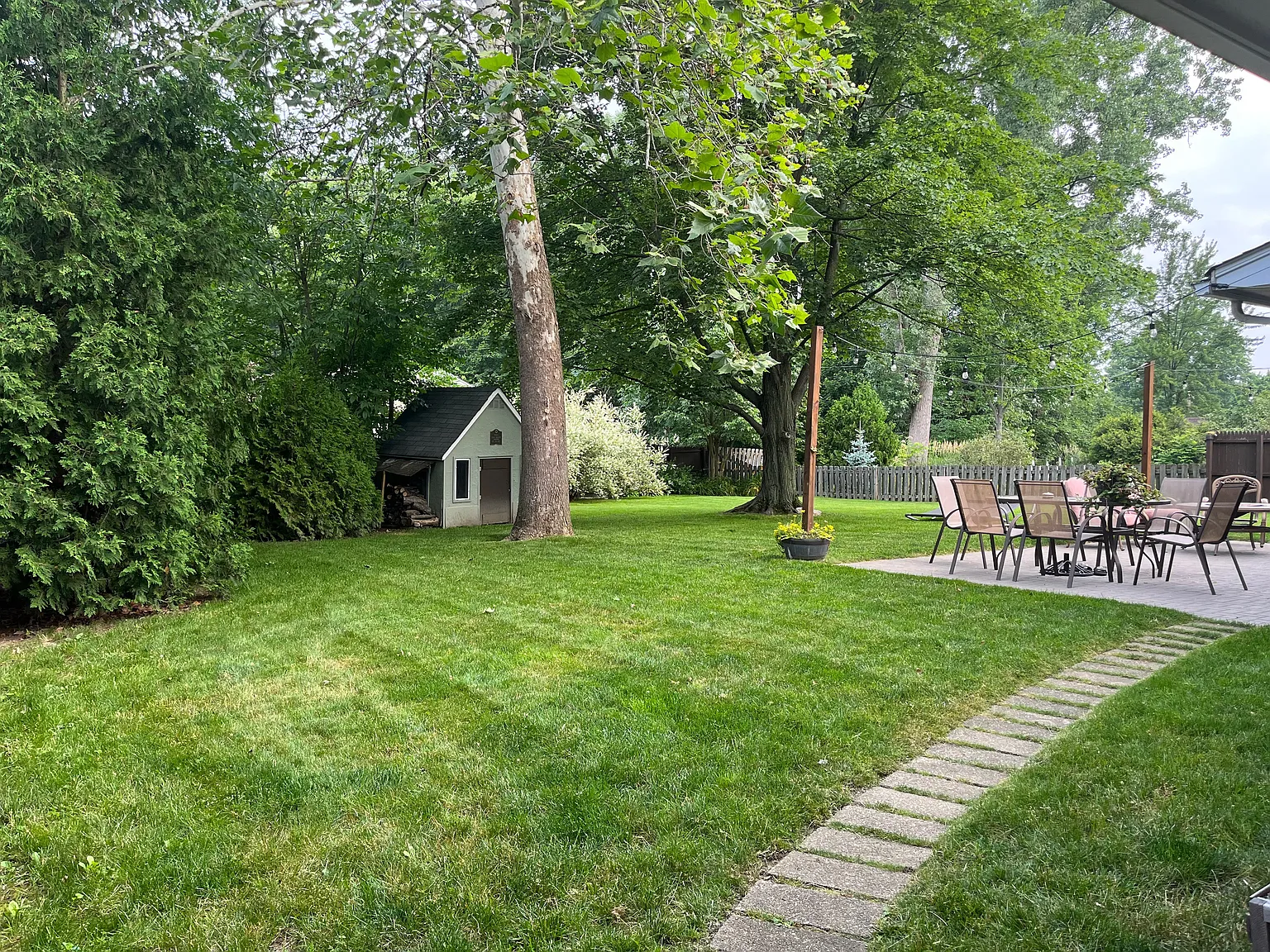 3 bed, 1.5 bath, 1620 sqft, $2,000 — Photo 3