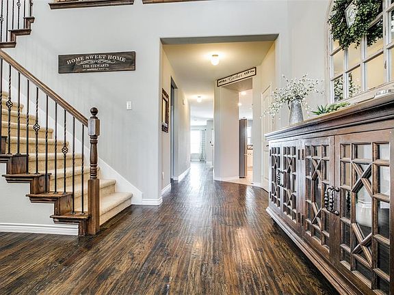 2nd image of 1461 Bateman Ln