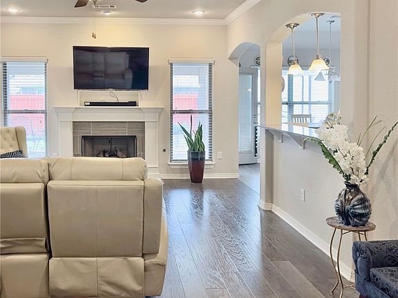 4th image of 404 W Laurel Ave