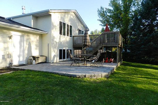 5th image of 3032 16th Ave S