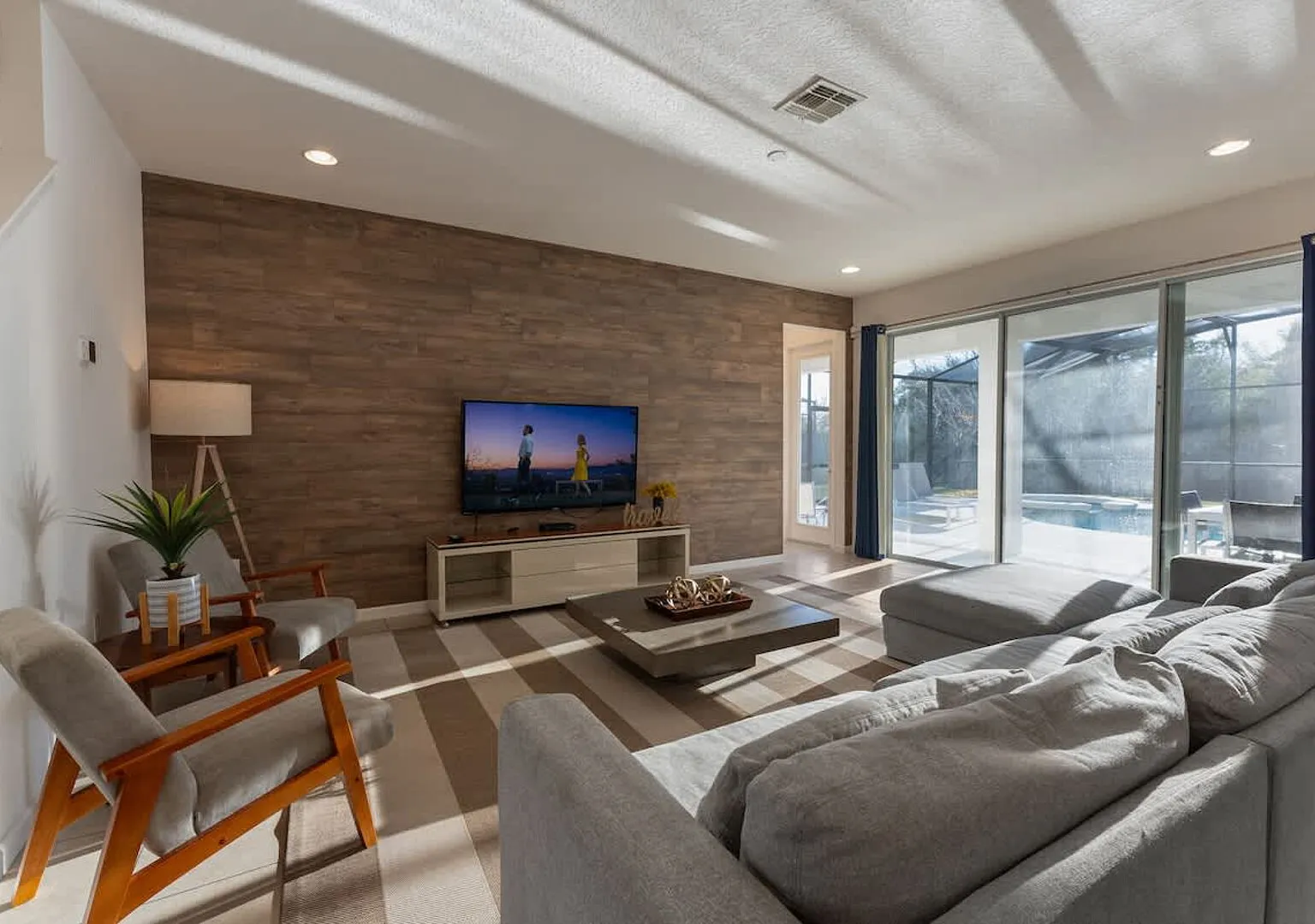 Amazing House at Bella Vida 5BR — Photo 1