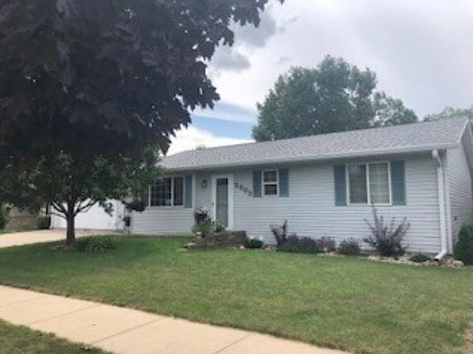 1st image of 2903 Lakeview Dr
