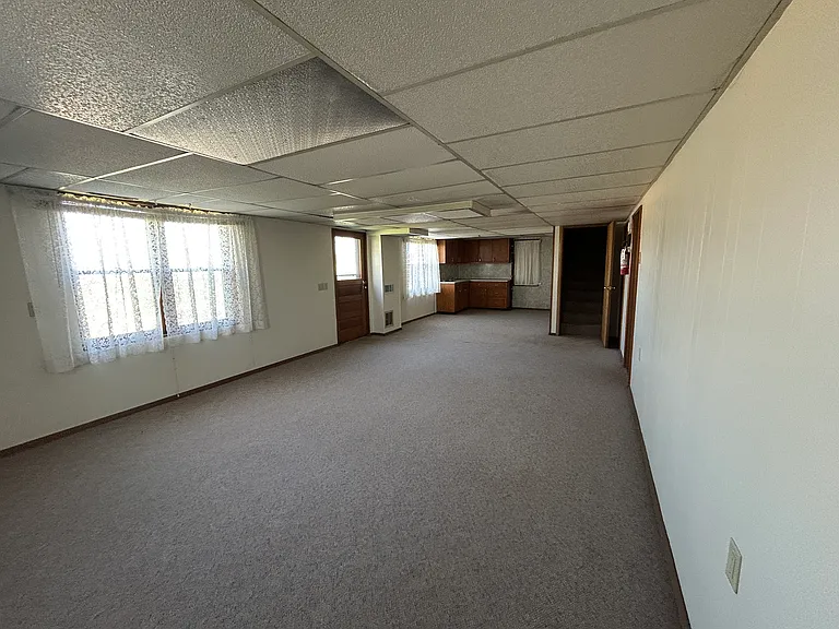 4487 Dodge St — Photo 20