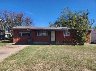 706 SW 49th St, Lawton, OK 73505