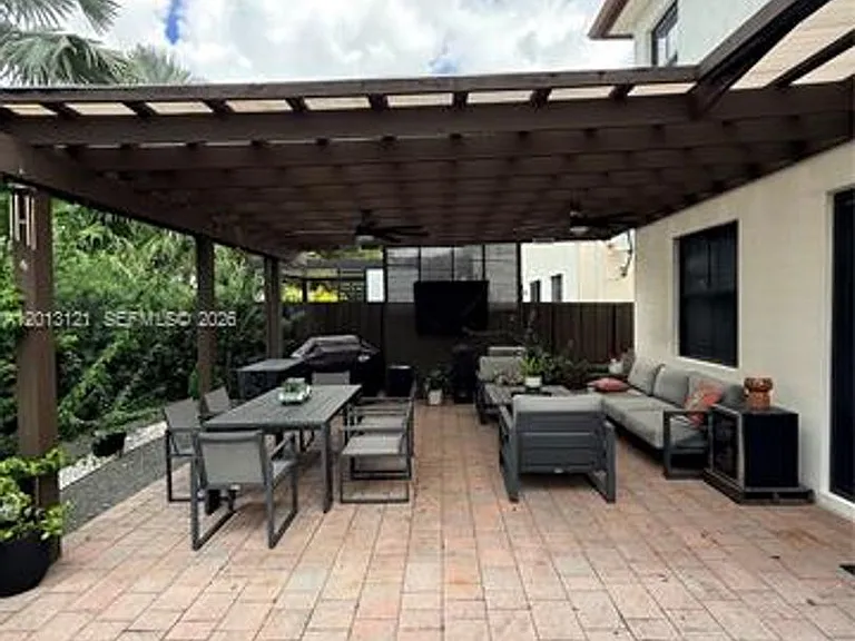 8640 NW 101st Pl — Photo 34