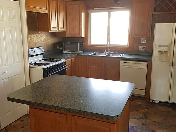 Bright Kitchen with island