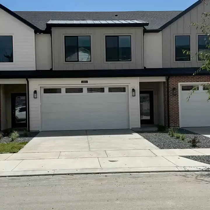 1295 W 1050 S