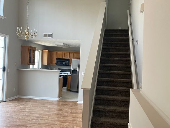 5th image of 114 W Oaks Ct