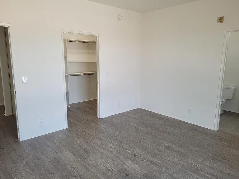 100 S Hayworth Ave #103 — Photo 9