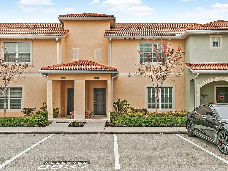 8937 Bismarck Palm Rd — Photo 2