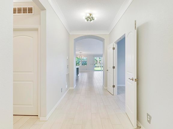 4th image of 13030 SW Aureolian Lane