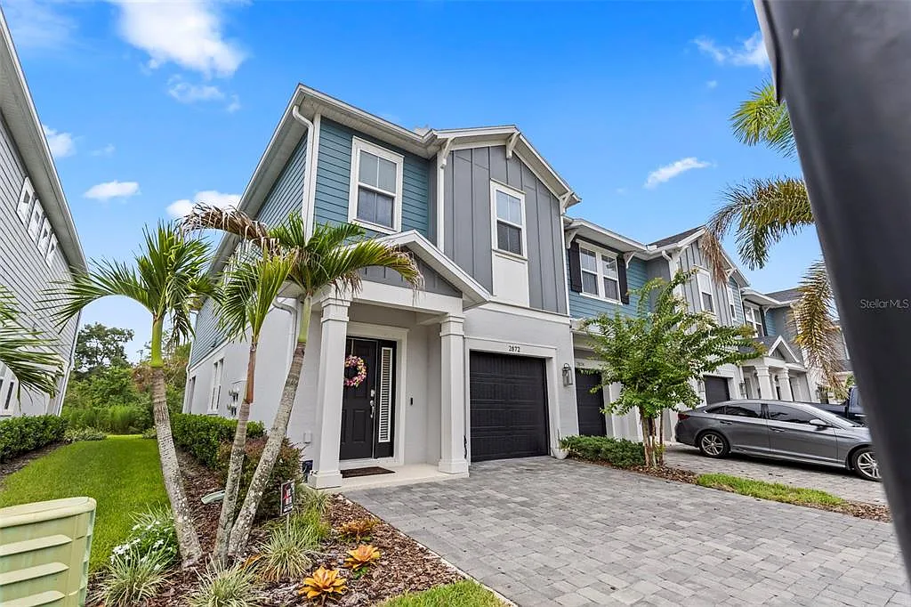 3 bed, 2.5 bath, 1920 sqft, $2,950 — Photo 3
