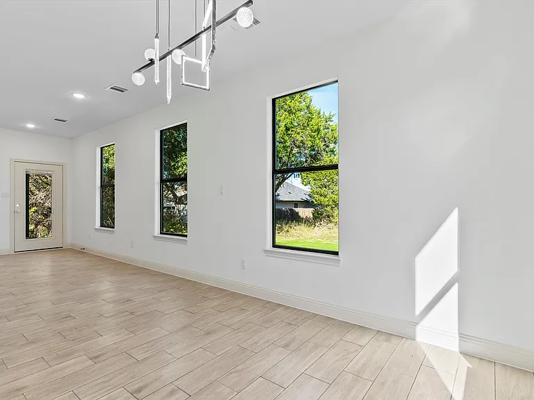 5105 Waterbury Ct — Photo 12