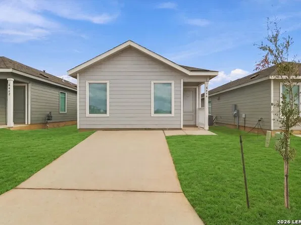 6646 Coquina Cv, Elmendorf, TX 78112