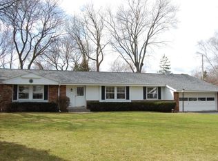 3151 S Ventura Dr, New Berlin, WI 53151