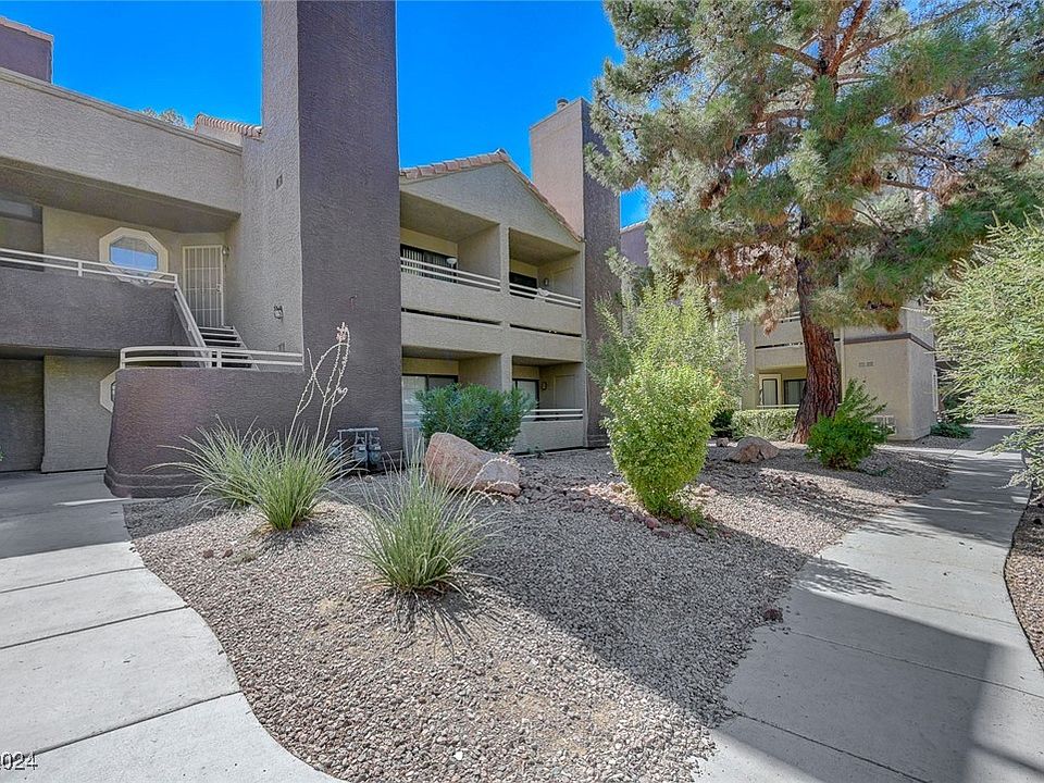 2nd image of 5042 Rainbow Blvd #101