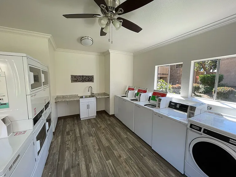 Valley View Apartments — Photo 6