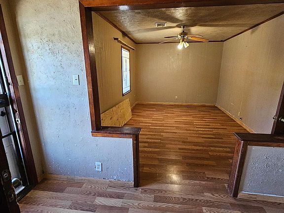 3rd image of 258 Owens St