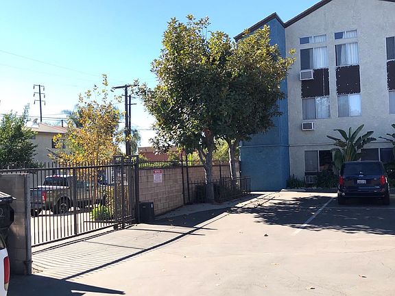 3rd image of 6502 Vineland Ave