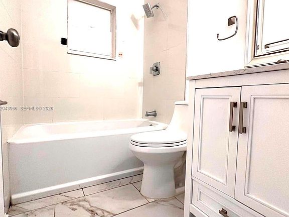 5th image of 709 Cuxhaven St NW