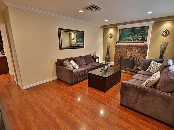 4th image of 10310 Whitegate Ave
