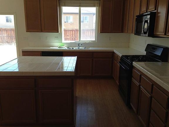 3rd image of 10235 Susan Ave