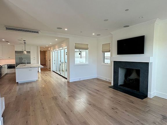 2nd image of 514 Avocado Ave