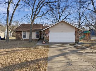 1109 W Los Angeles Cir, Broken Arrow, OK 74011