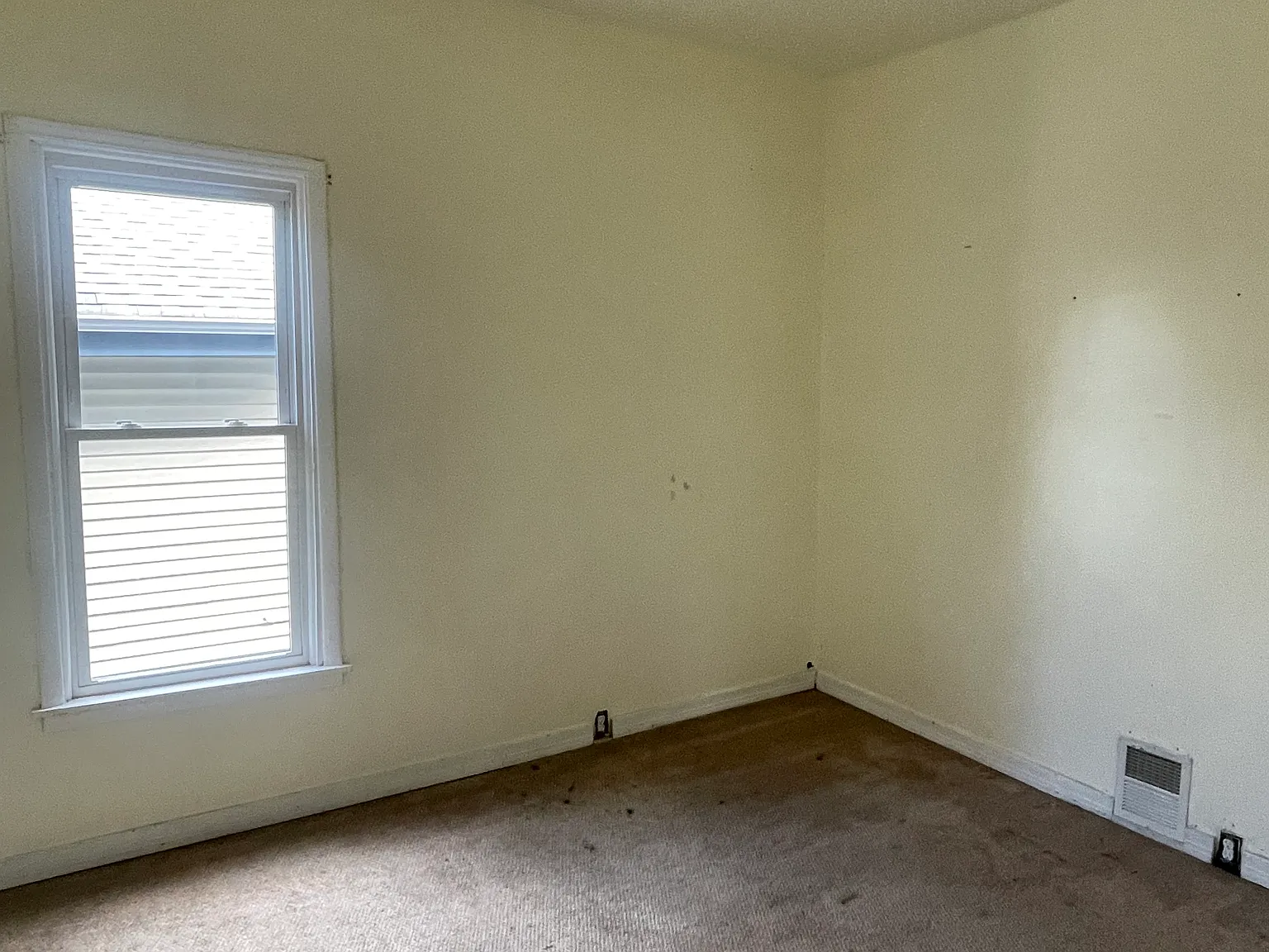 3 bed, 1200 sqft, $1,650 — Photo 3