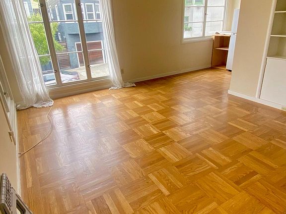 3rd image of 500 Eugenia Ave