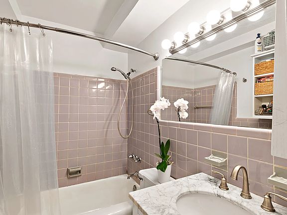 4th image of 315 E 70th St APT 1C