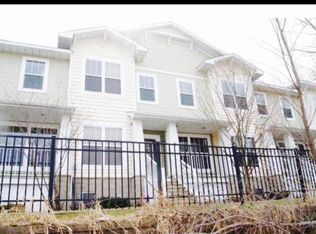 1240 County Road D E UNIT 2, Maplewood, MN 55109