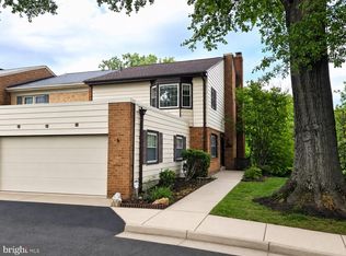 926 Moorefield Creek Rd SW, Vienna, VA 22180