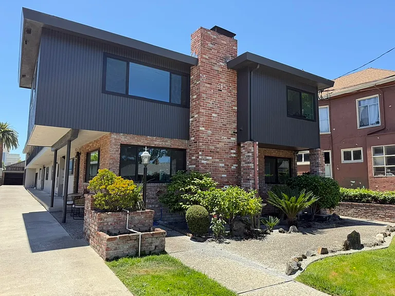 2216 Santa Clara Ave #A — Photo 1
