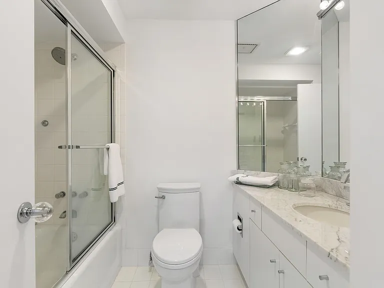 300 SE 5th Ave #6050 — Photo 25
