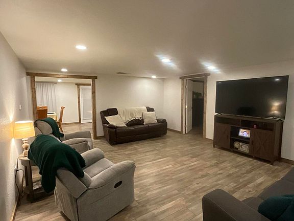 5th image of 211 Reed Ave