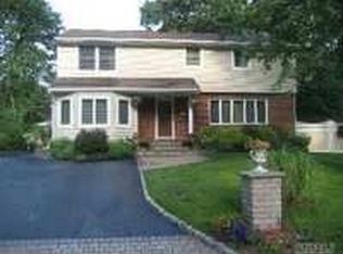 20 Drake Rd, Centereach, NY 11720