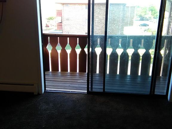 5th image of 5650 Independence Ave APT 3W