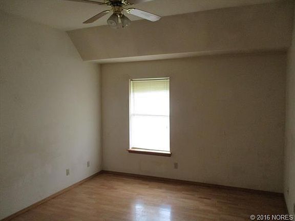 5th image of 510 Garden Ln