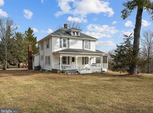 64 Linden Farm Ln, Berkeley Springs, WV 25411