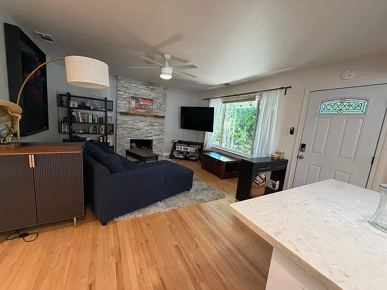 130 Brady Ct — Photo 18