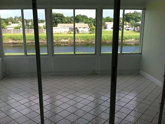 5th image of 1100 Mahogany Way APT 203