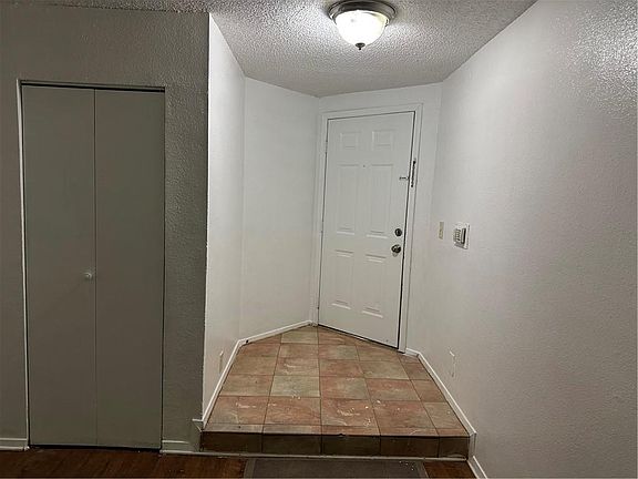 5th image of 913 Seasons Pkwy