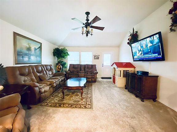 4th image of 515 Robinwood Dr