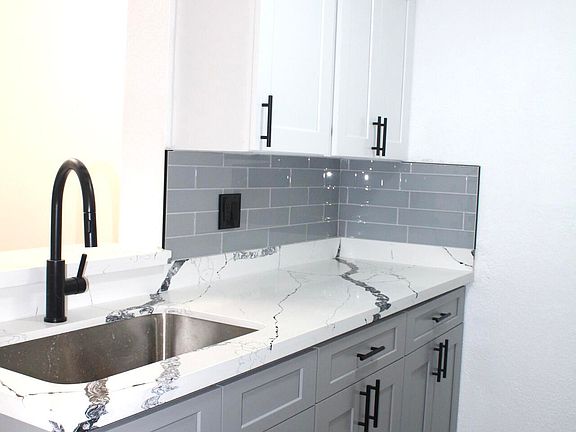 3rd image of 2820 Oakland Forest Dr #106