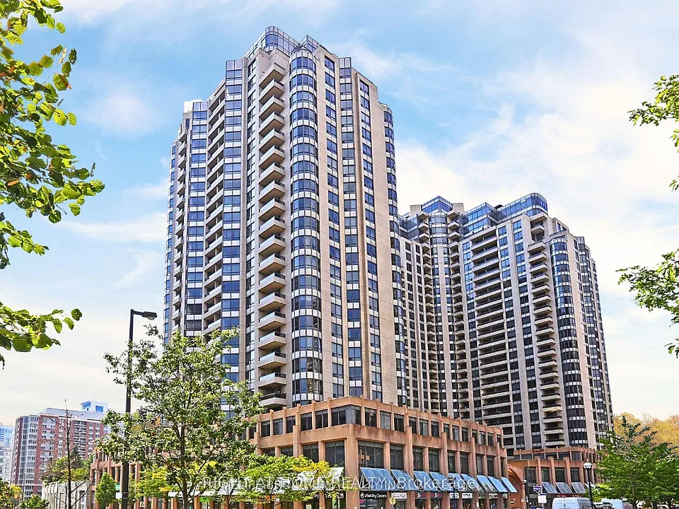 15 Northtown Way #521
