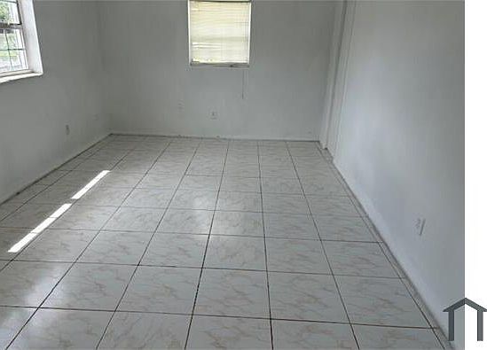 4th image of 5882 Bimini Cir E