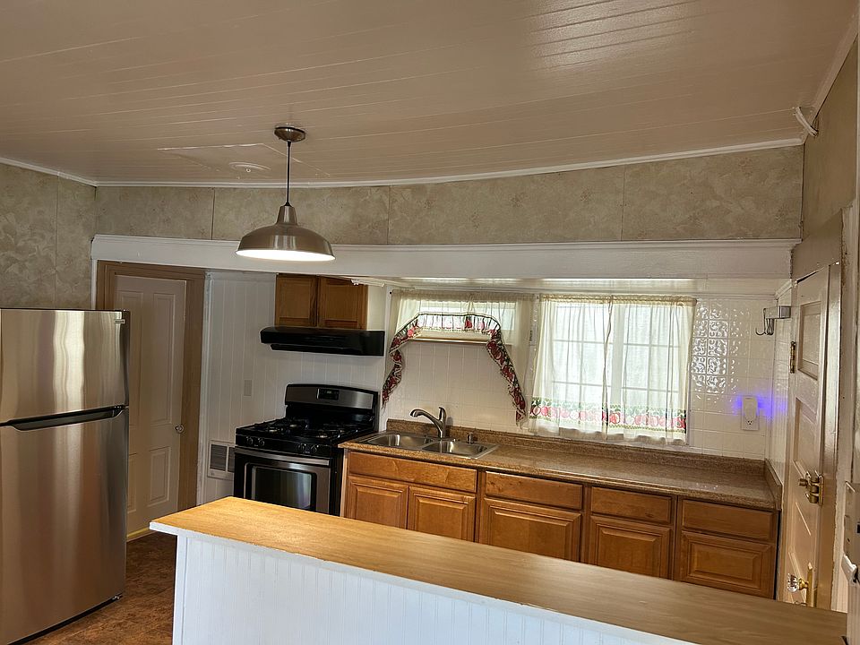 2nd image of 818 Hamilton St